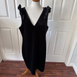 Chelsea 28 Womens Black Velvet Dress Sz 20 Timeless Classic Feminine Minimalist